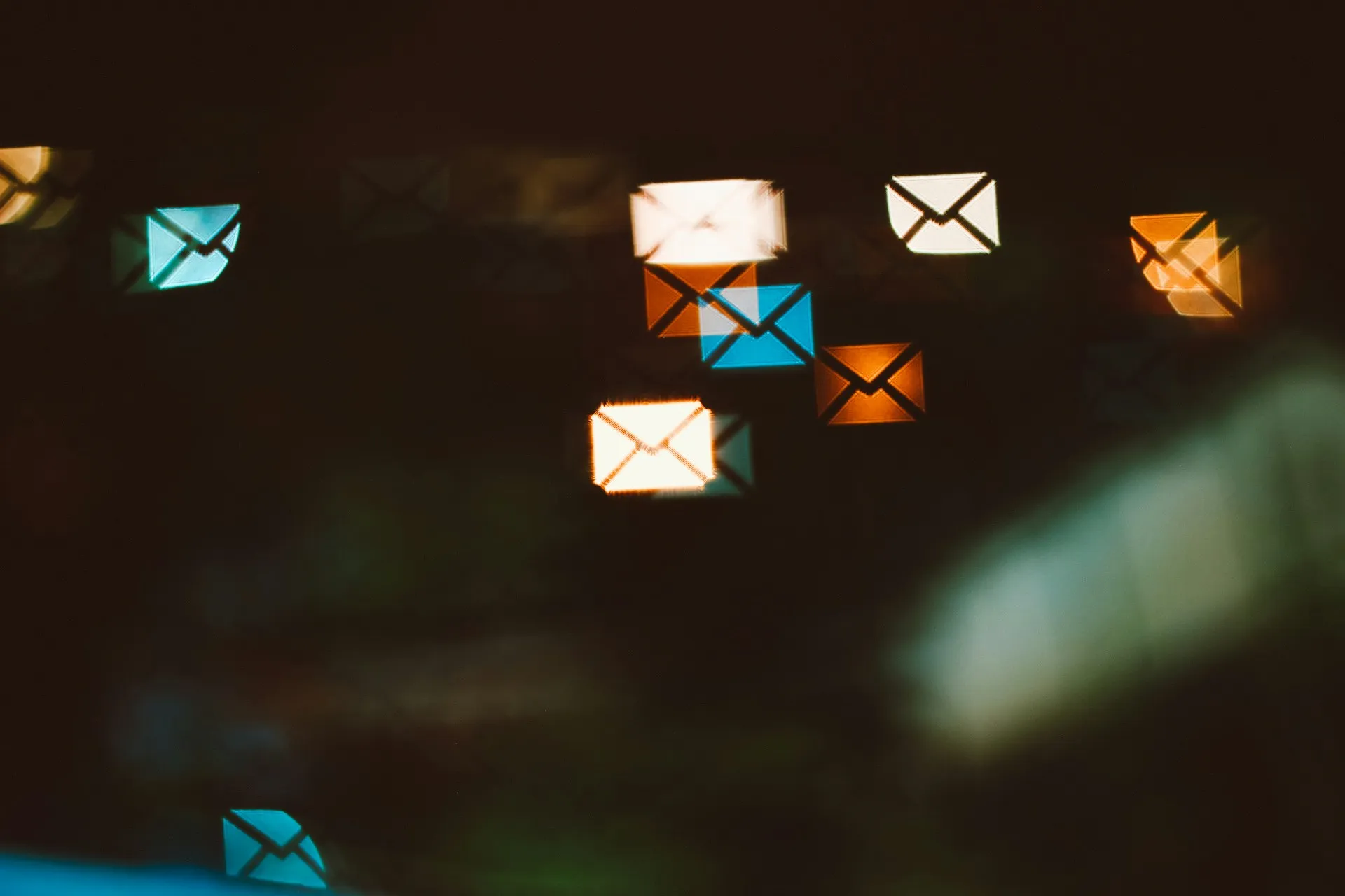 Servidores y Correo